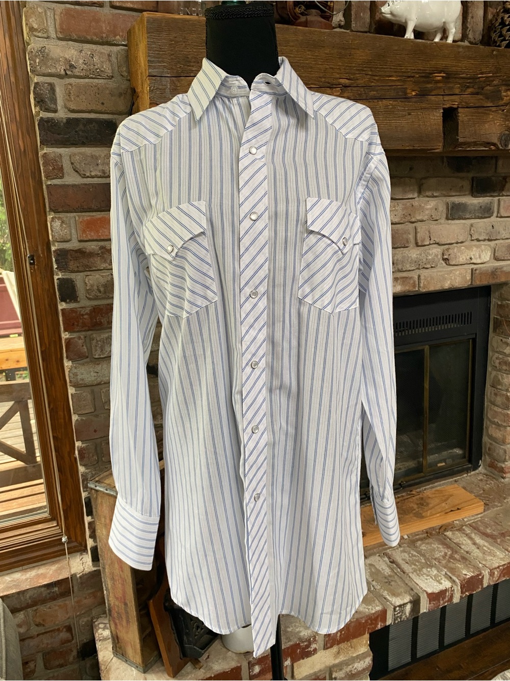 White Horse pearl snap western shirt size M
